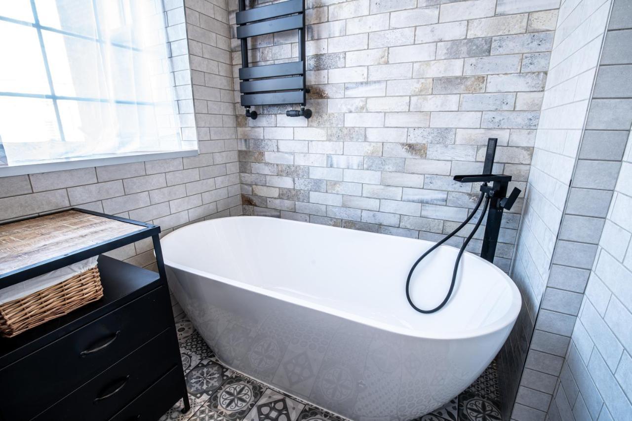 הוילה ברמינגהאם Vip 3Br Grade2 Luxurious Industrial House With Wood Fire, Electric Blinds And Big Cast Iron Windows In The Heart Of The Jq מראה חיצוני תמונה