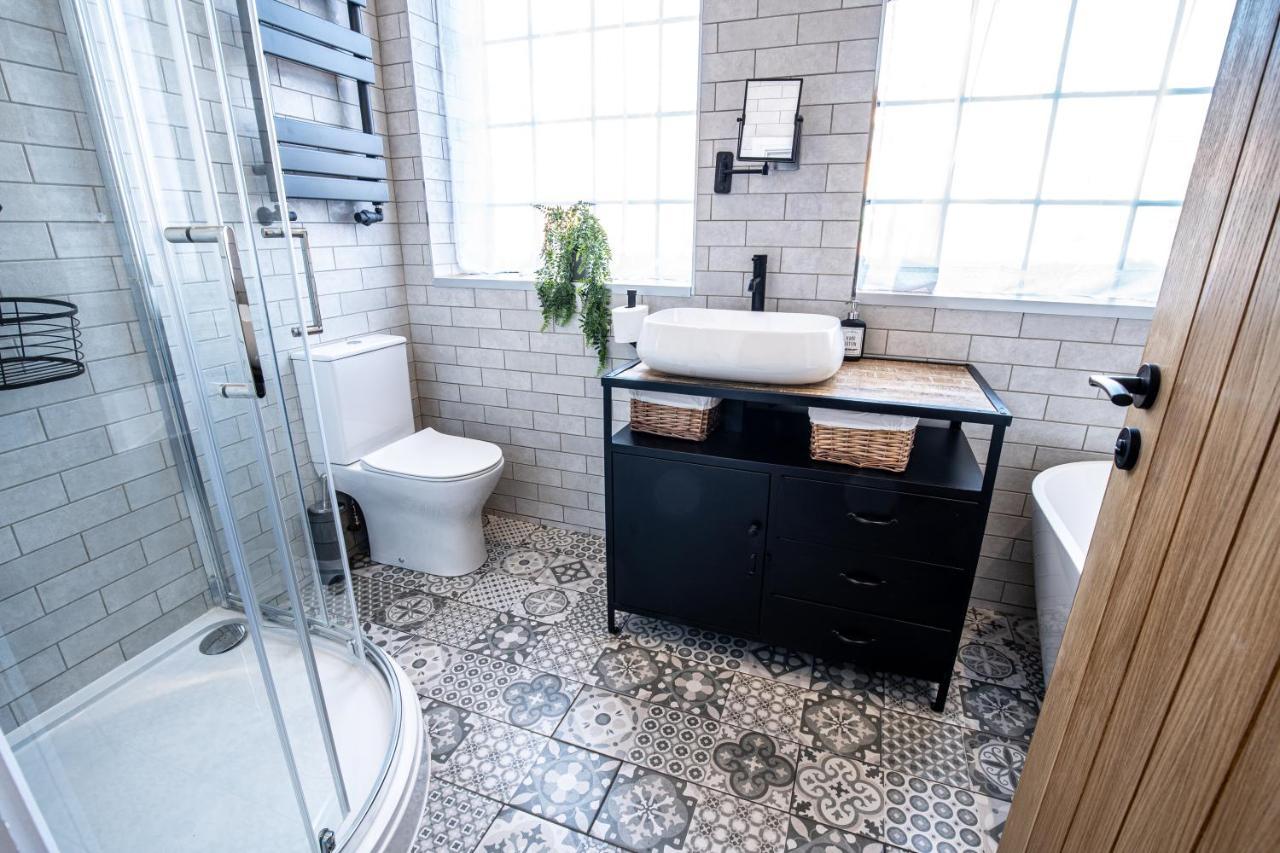 הוילה ברמינגהאם Vip 3Br Grade2 Luxurious Industrial House With Wood Fire, Electric Blinds And Big Cast Iron Windows In The Heart Of The Jq מראה חיצוני תמונה