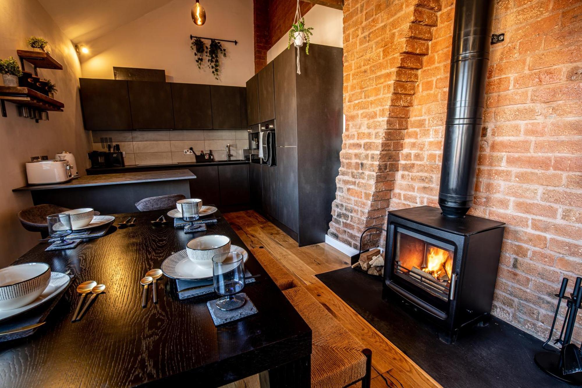 הוילה ברמינגהאם Vip 3Br Grade2 Luxurious Industrial House With Wood Fire, Electric Blinds And Big Cast Iron Windows In The Heart Of The Jq מראה חיצוני תמונה