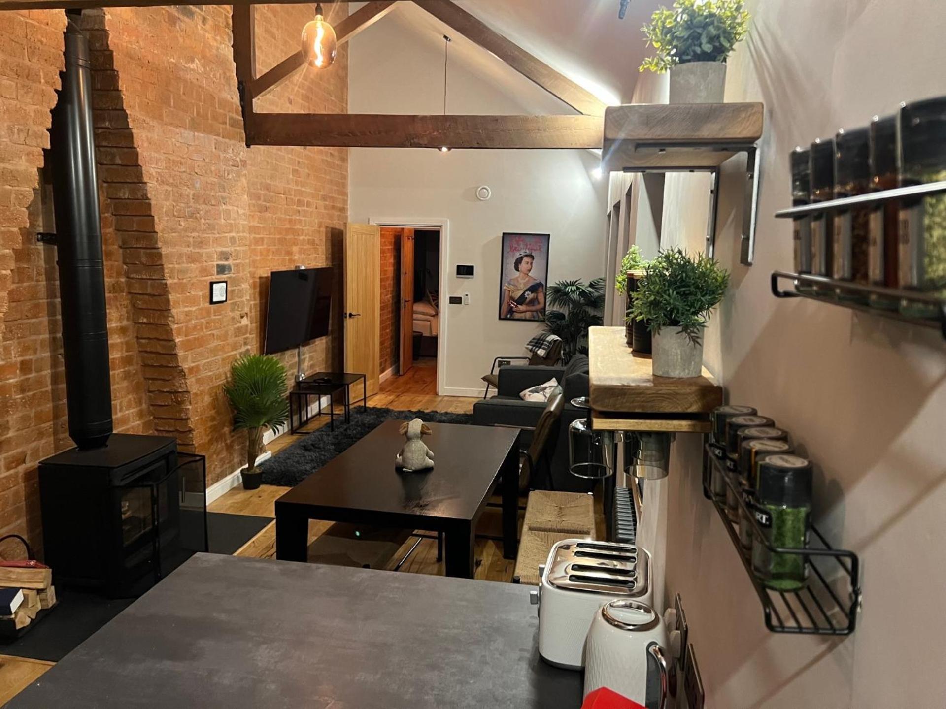 הוילה ברמינגהאם Vip 3Br Grade2 Luxurious Industrial House With Wood Fire, Electric Blinds And Big Cast Iron Windows In The Heart Of The Jq מראה חיצוני תמונה
